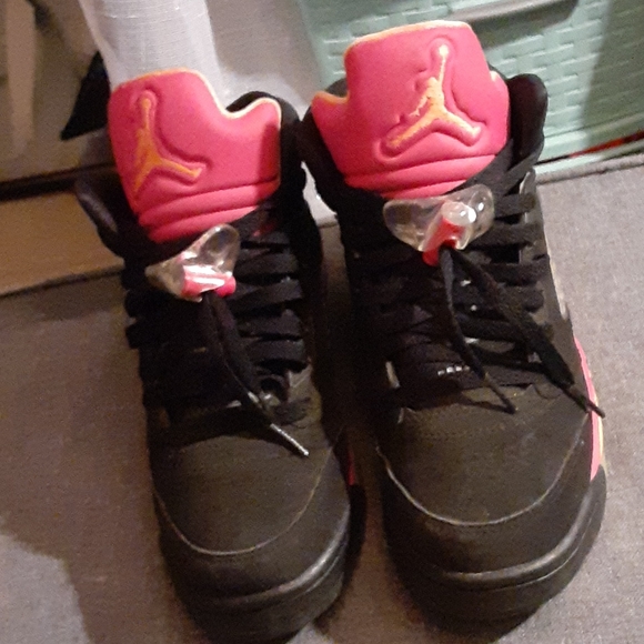 jordan retro 5s black